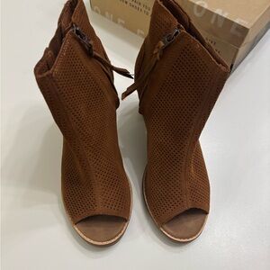 TOMS Majorca Peep Toe Cinnamon Suede Perforated Ankle Bootie